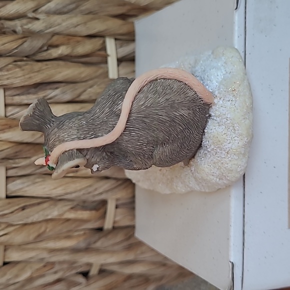 Charming Tails Waiting For Xmas 87496 - Picture 5 of 8